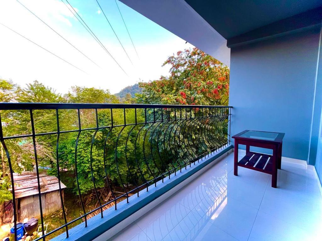 La Colline Resort Kohima Экстерьер фото