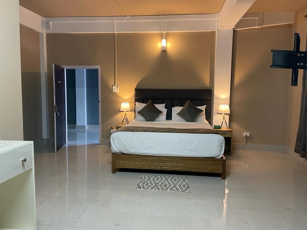 La Colline Resort Kohima Экстерьер фото
